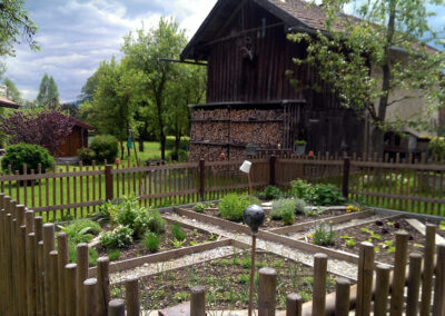 Der Kräutergarten vor dem Haus | FeWo Schartner Eggstätt